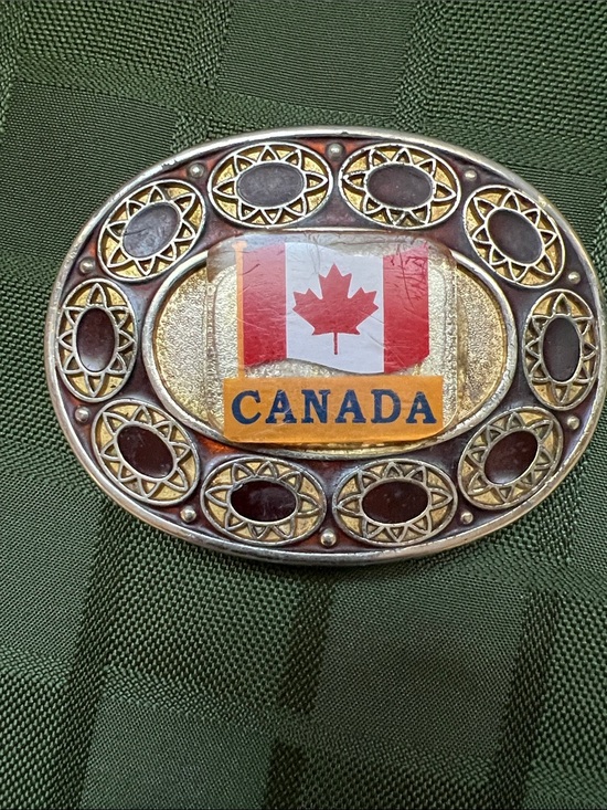 Other - Canada Flag Oval Belt Buckle - Gold & Red